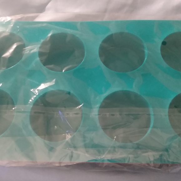 2  siliconechocolate cookie molds - Picture 2 of 2